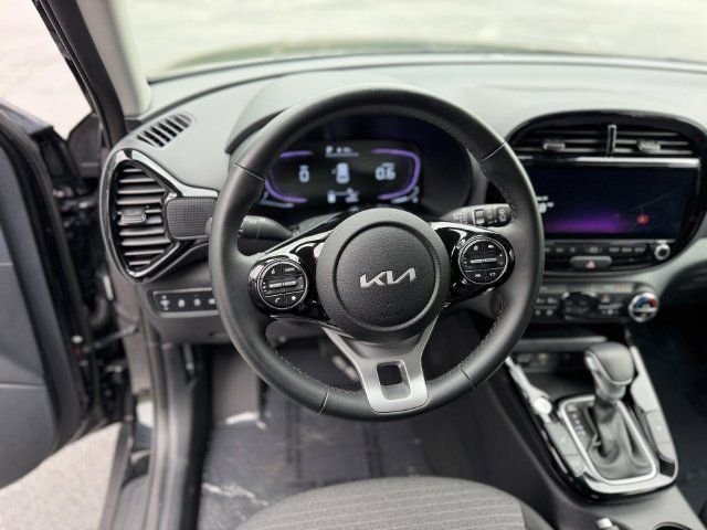 Certified 2025 Kia Soul EX FWD image 18