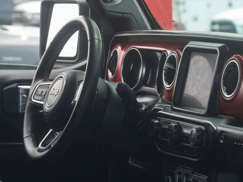 Used 2023 Jeep Wrangler Rubicon w/ Cold Weather Group AWD/4WD image 50