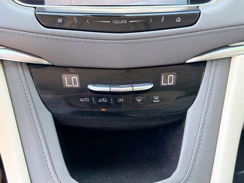 Used 2018 Cadillac XT5 Luxury w/ Driver Awareness Package image 31