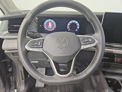 New 2026 Volkswagen Tiguan SE AWD/4WD image 14
