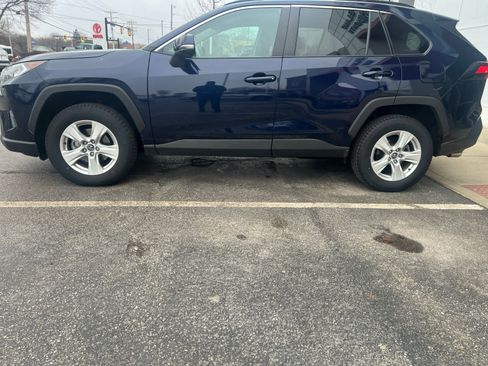 Used 2020 Toyota RAV4 XLE w/ All Weather Liner Package image 2
