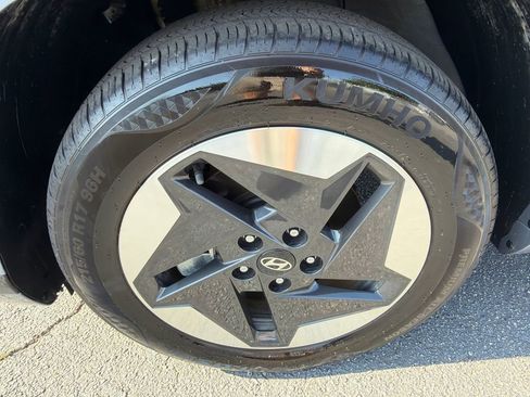 Used 2024 Hyundai Kona SEL FWD image 11