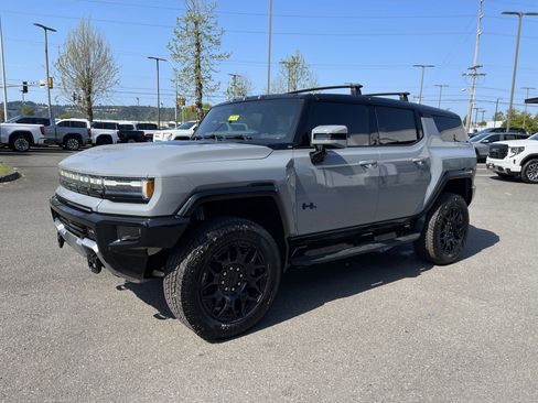 New 2025 GMC Hummer EV 3X w/ LPO, Roof Cross Rail Package image 79