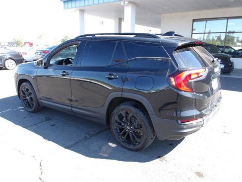 Used 2021 GMC Terrain SLT w/ Infotainment Package II AWD/4WD image 3