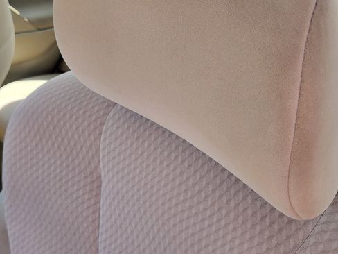 Used 2011 Toyota Camry LE image 17