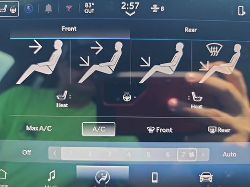 New 2027 Chrysler Pacifica Select AWD/4WD image 28