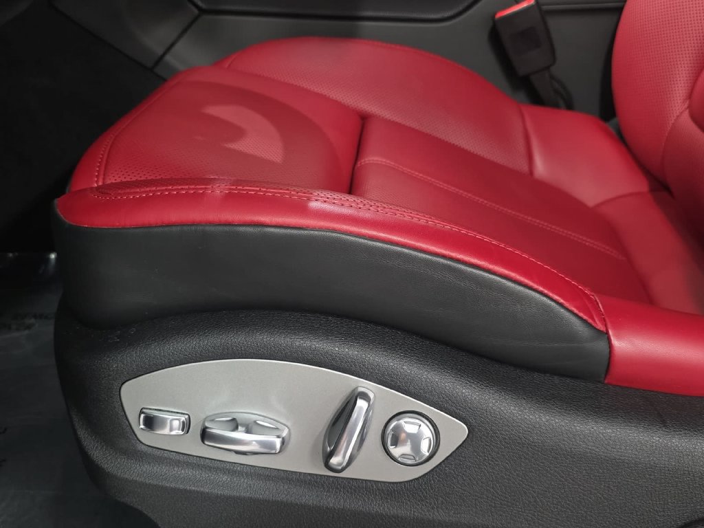 Certified 2025 Porsche Macan S AWD/4WD image 25
