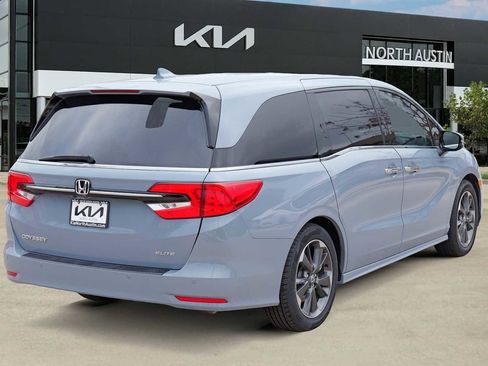 Used 2023 Honda Odyssey Elite image 6