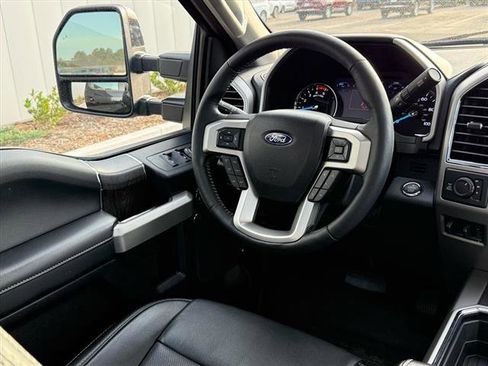 Used 2021 Ford F250 Lariat image 10