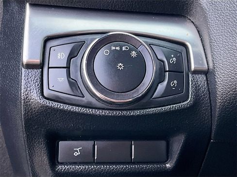 Used 2019 Ford Explorer XLT w/ Equipment Group 202A image 10