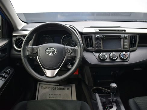 Used 2018 Toyota RAV4 LE w/ Carpet Mat Package AWD/4WD image 14