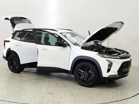Used 2025 Chevrolet Trax ACTIV w/ Driver Confidence Package FWD image 9