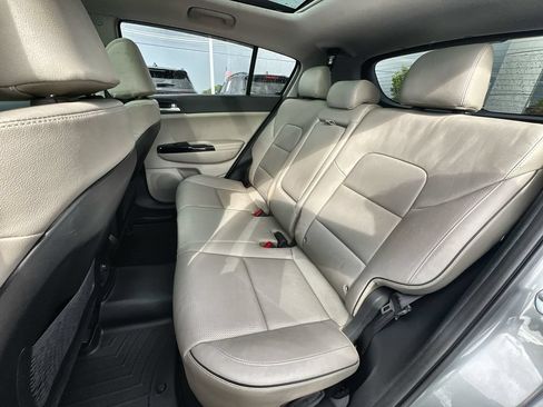 Used 2021 Kia Sportage EX w/ EX Technology Package FWD image 23