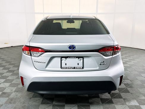 Used 2025 Toyota Corolla LE FWD image 4