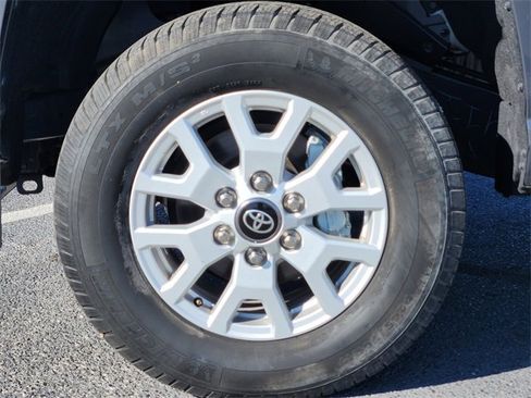 Used 2025 Toyota Tacoma SR image 7