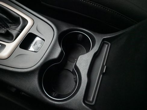 Used 2015 Jeep Cherokee Latitude w/ Comfort/Convenience Group image 15