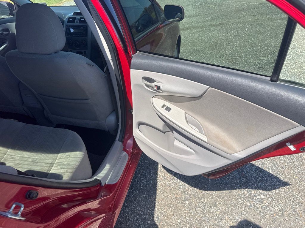 Used 2012 Toyota Corolla LE FWD image 20