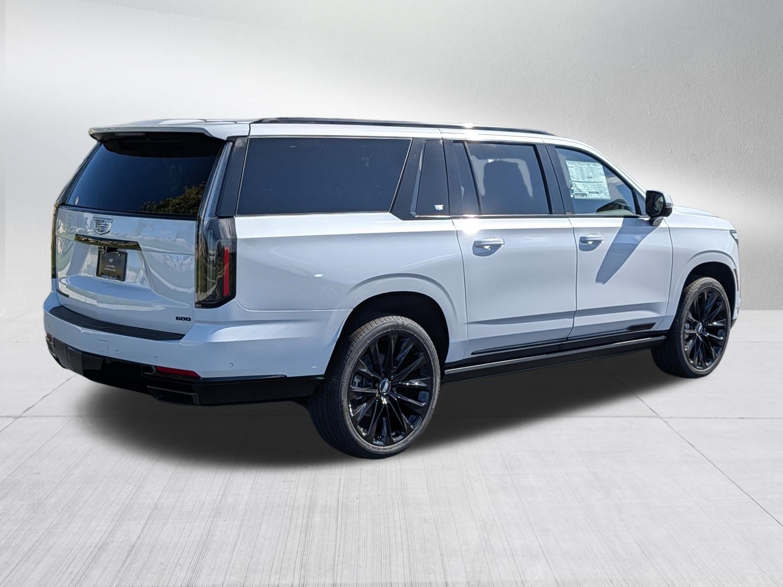 Used 2026 Cadillac Escalade ESV Platinum Sport w/ LPO, ONYX Package AWD/4WD image 6