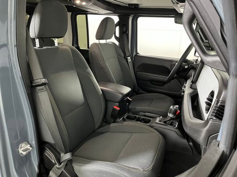 Used 2024 Jeep Wrangler Sport S image 26