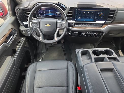 Used 2025 Chevrolet Silverado 1500 LT w/ Protection Package AWD/4WD image 12
