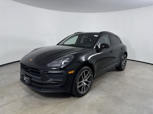 Certified 2024 Porsche Macan AWD/4WD image 1