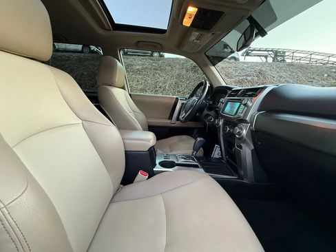 Used 2014 Toyota 4Runner SR5 Premium image 28