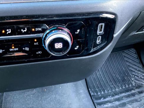 Used 2023 GMC Sierra 1500 Elevation image 35