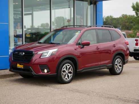 Used 2023 Subaru Forester Premium image 6