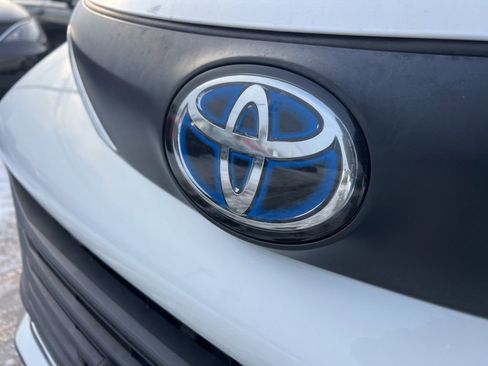 Used 2021 Toyota Sienna XLE w/ XLE Plus Package image 32