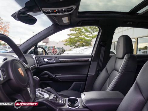 Used 2014 Porsche Cayenne Turbo S image 20