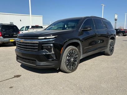 Used 2025 Chevrolet Traverse LT w/ Sun and Wheel Package