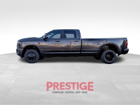 New 2026 RAM 3500 Laramie AWD/4WD image 10