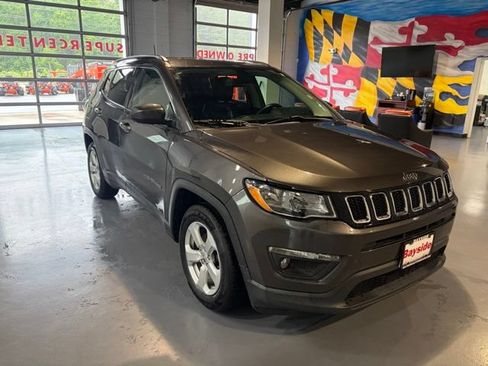 Used 2019 Jeep Compass Latitude FWD image 25
