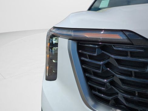 Used 2024 Kia Sorento S image 9