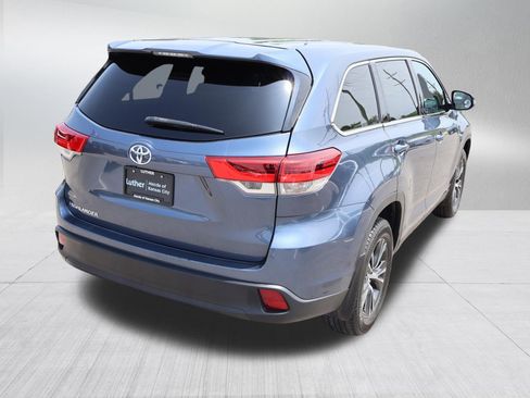 Used 2019 Toyota Highlander LE FWD image 7