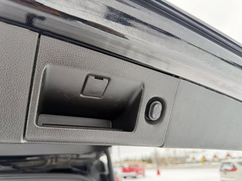 Used 2015 Cadillac Escalade ESV Platinum image 30