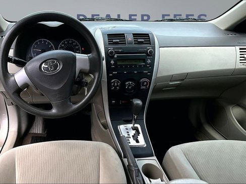Used 2010 Toyota Corolla LE FWD image 7
