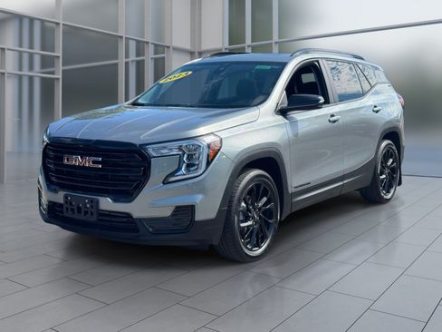 Used 2023 GMC Terrain SLE w/ Driver Convenience Package AWD/4WD image 1