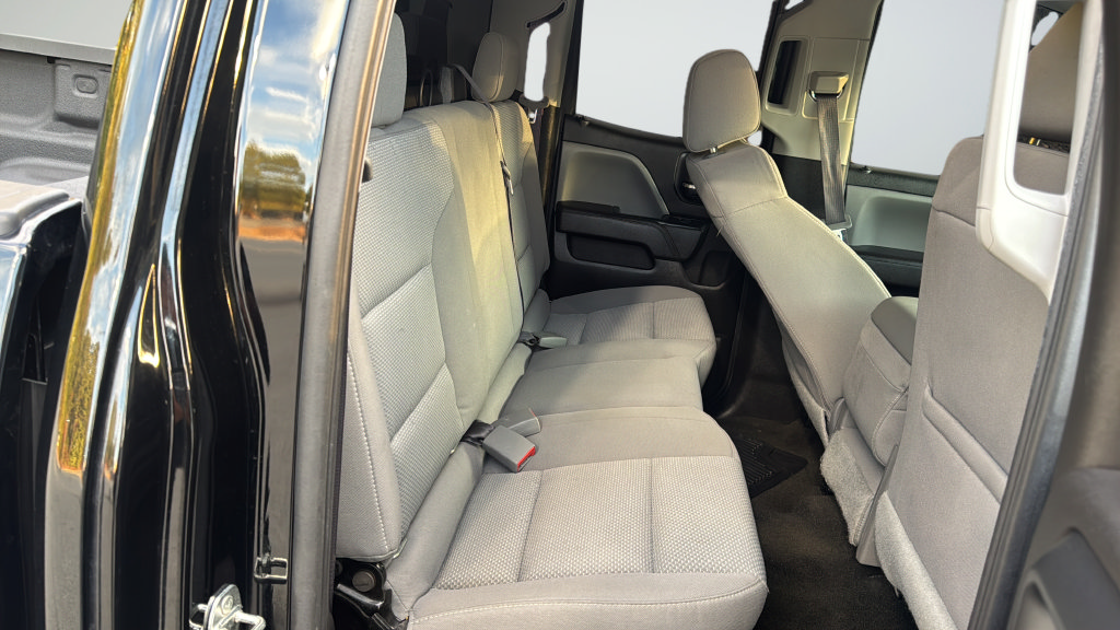 Used 2017 Chevrolet Silverado 1500 W/T w/ Black Out Edition AWD/4WD image 19