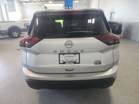 Used 2024 Nissan Rogue S AWD/4WD image 5