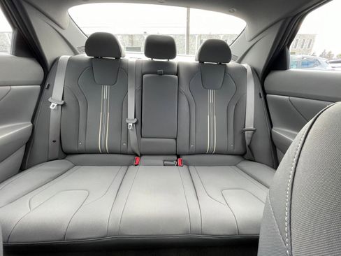 Used 2025 Hyundai Elantra SEL image 38