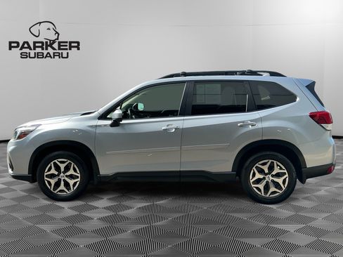 Used 2019 Subaru Forester Premium AWD/4WD image 2