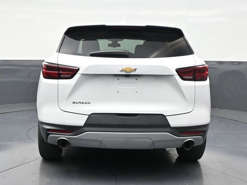 Used 2023 Chevrolet Blazer LT FWD image 4
