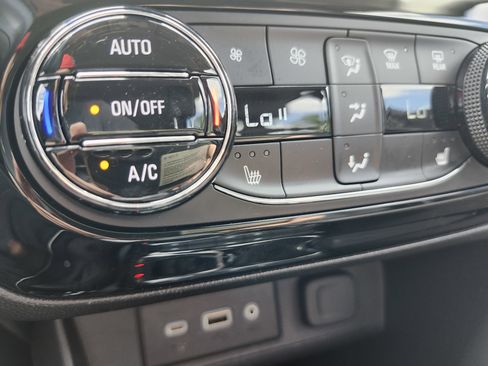 Used 2023 Buick Encore GX Select w/ Sport Touring Package FWD image 8