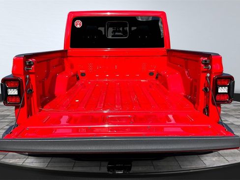 Used 2021 Jeep Gladiator Overland w/ Popular Equipment Package image 18