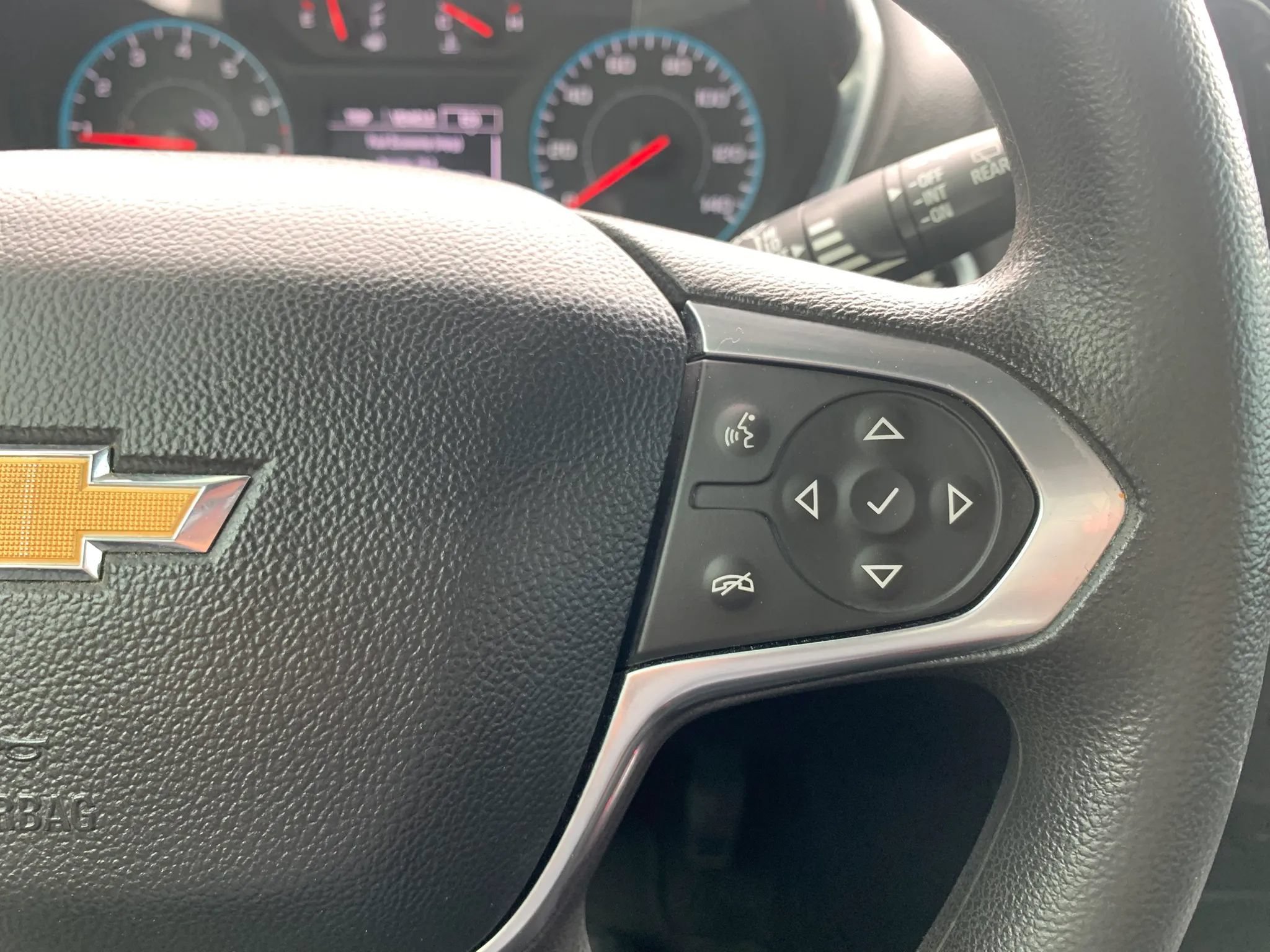 Used 2020 Chevrolet Traverse LS AWD/4WD image 13