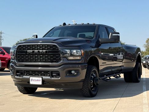 Used 2024 RAM 3500 Big Horn w/ Night Edition AWD/4WD image 3