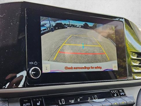 Used 2025 Toyota Camry SE w/ Convenience Package FWD image 13