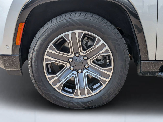 Used 2024 Jeep Wagoneer 4WD w/ Premium Group I image 10