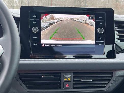 Certified 2025 Volkswagen Jetta SEL image 38